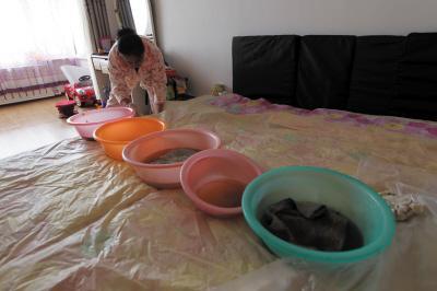 尉氏楼上漏水，住户失联，小区没物管，业主维权难！律师来支招……